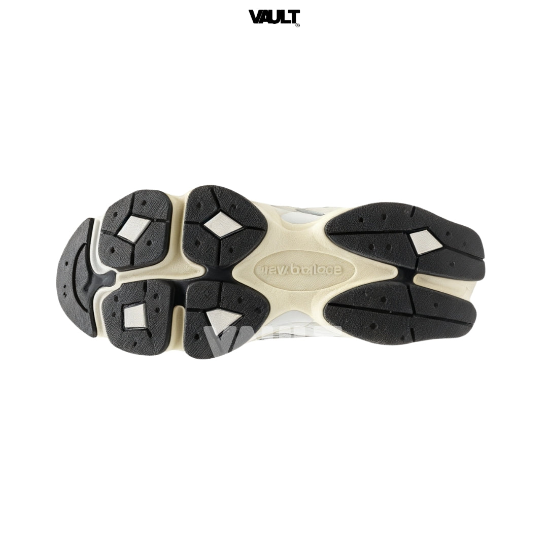 Tênis New Balance 9060