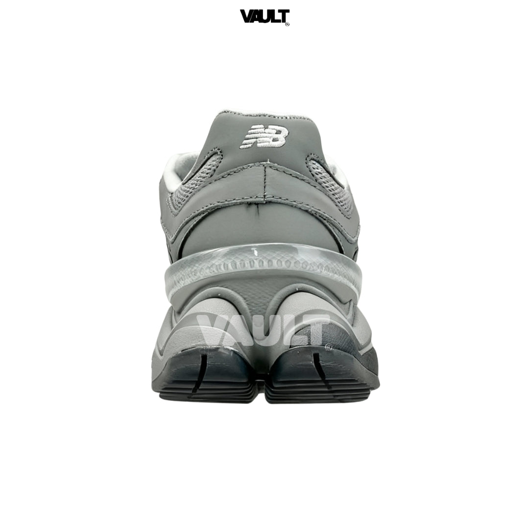 Tênis New Balance 9060