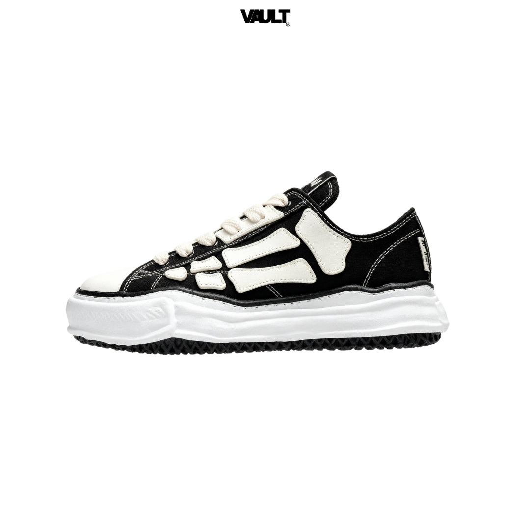 Tênis AMIRI x MAISON MIHARA YASHURO Bones